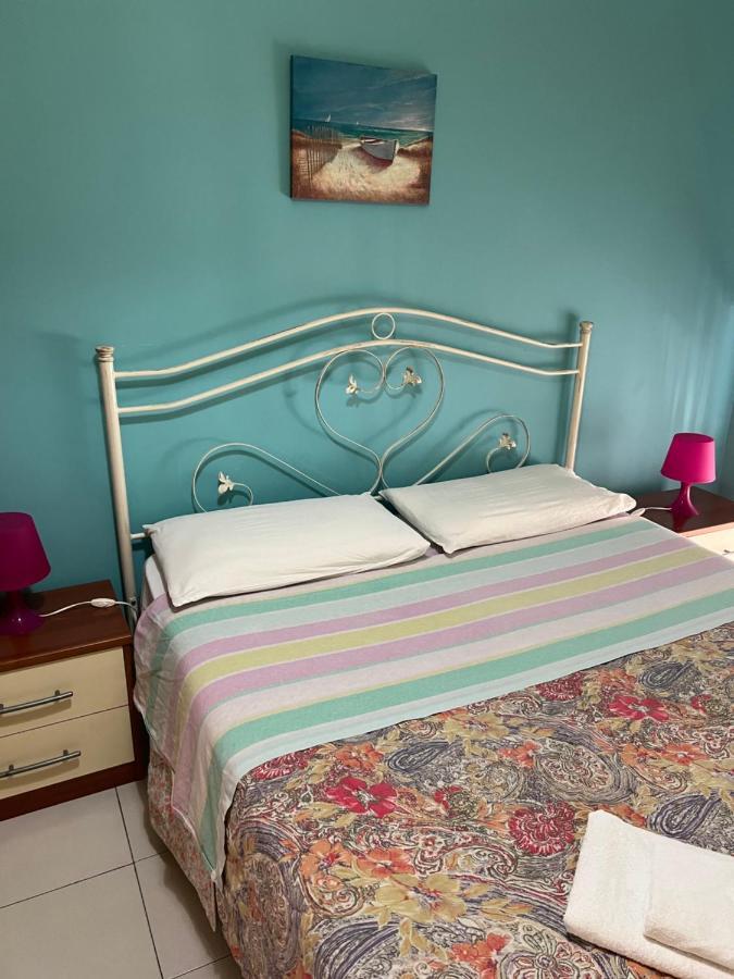The Artists Bed & Breakfast Ачиреале Екстериор снимка